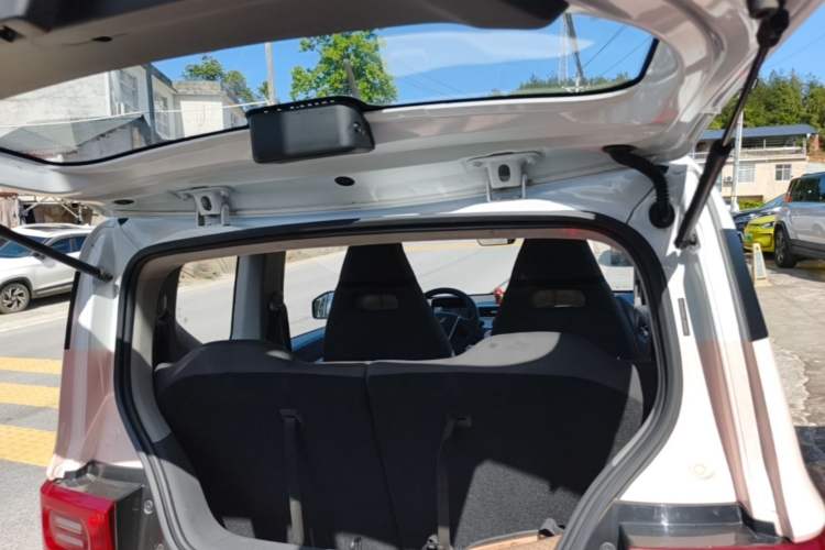 Used Wuling Hongguang MINIEV 2022 Macaron Premium Model – Lithium Iron Phosphate Trunk