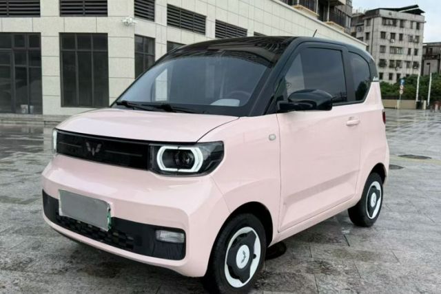 Ojetý Wuling Hongguang MINIEV 2022 Macaron Premium Model – Lithium Ternary Battery