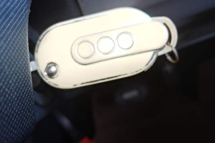 Used Wuling Hongguang MINIEV 2022 Macaron Premium Model – Lithium Ternary Battery Vehicle Key