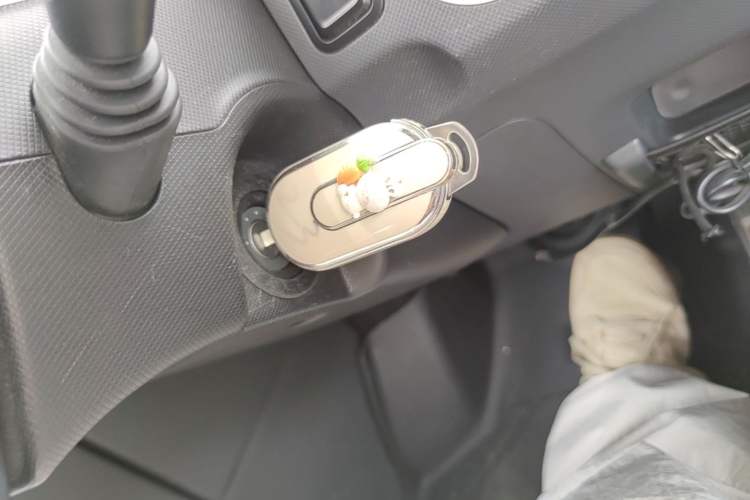 Used Wuling Hongguang MINIEV 2022 Macaron Premium Model – Lithium Iron Phosphate Vehicle Key