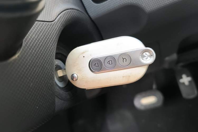 Used Wuling Hongguang MINIEV 2022 Macaron Fashion Model Lithium Iron Phosphate Vehicle Key