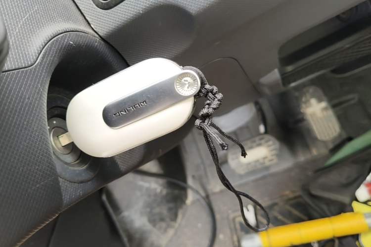 Used Wuling Hongguang MINIEV 2022 Macaron Fashion Model Lithium Iron Phosphate Vehicle Key