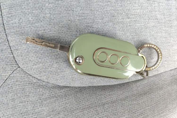 Used Wuling Hongguang MINIEV 2022 Macaron Fashion Model Lithium Iron Phosphate Vehicle Key