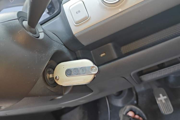 Used Wuling Hongguang MINIEV 2022 GAMEBOY 200km Gaming Edition with Lithium Iron Phosphate Vehicle Key