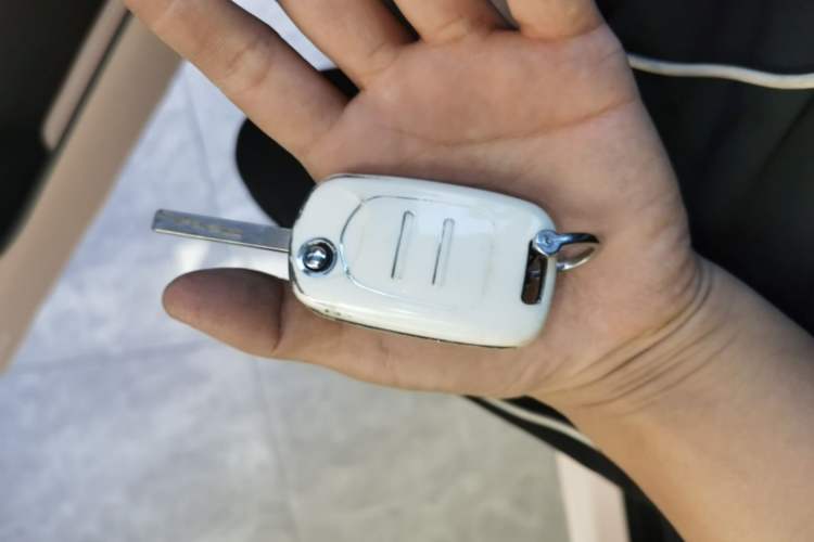 Used Wuling Hongguang MINIEV 2022 Macaron Premium Model – Lithium Iron Phosphate Vehicle Key