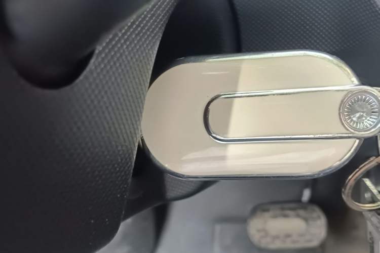 Used Wuling Hongguang MINIEV 2022 Macaron Fashion Model Lithium Iron Phosphate Vehicle Key