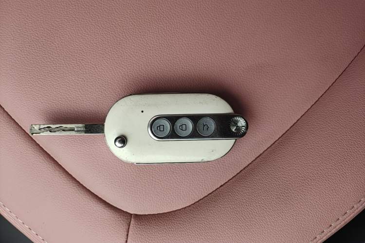 Used Wuling Hongguang MINIEV 2022 Macaron Premium Model – Lithium Iron Phosphate Vehicle Key