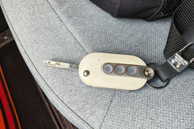 Used Wuling Hongguang MINIEV 2022 Macaron Premium Model – Lithium Iron Phosphate Vehicle Key