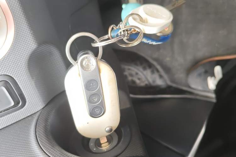 Used Wuling Hongguang MINIEV 2022 Macaron Fashion Model Lithium Iron Phosphate Vehicle Key