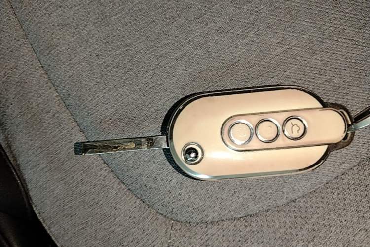 Used Wuling Hongguang MINIEV 2022 Macaron Fashion Model Lithium Iron Phosphate Vehicle Key