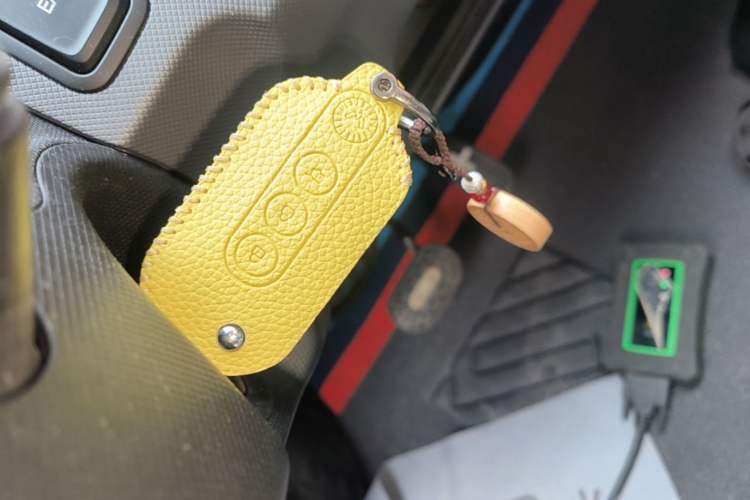 Used Wuling Hongguang MINIEV 2022 Macaron Premium Model – Lithium Iron Phosphate Vehicle Key