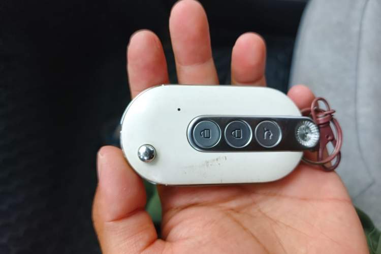Used Wuling Hongguang MINIEV 2022 Macaron Premium Model – Lithium Iron Phosphate Vehicle Key