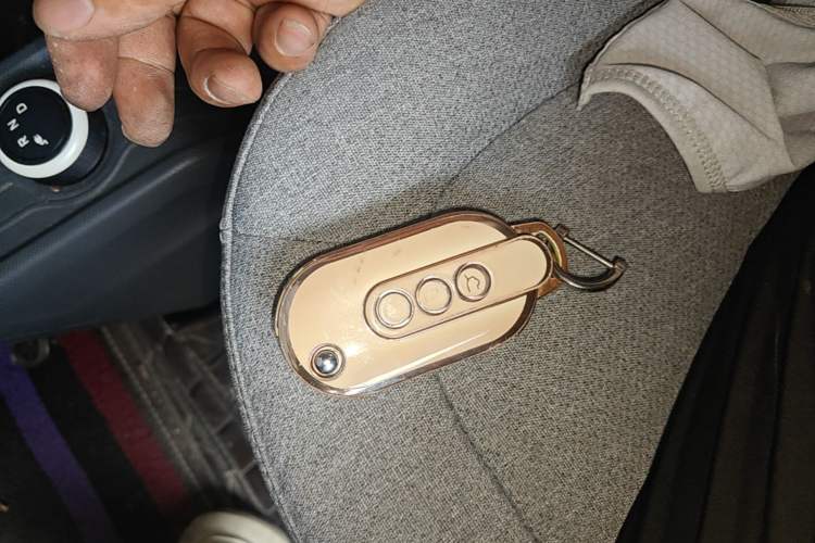 Used Wuling Hongguang MINIEV 2022 Macaron Premium Model – Lithium Iron Phosphate Vehicle Key