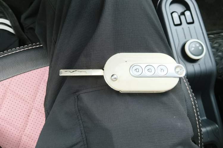 Used Wuling Hongguang MINIEV 2022 Macaron Color Edition Lithium-Ion Battery Vehicle Key