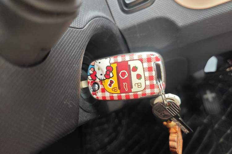 Used Wuling Hongguang MINIEV 2022 Macaron Premium Model – Lithium Iron Phosphate Vehicle Key