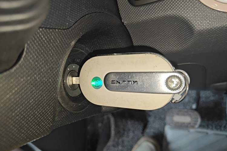 Used Wuling Hongguang MINIEV 2022 Macaron Premium Model – Lithium Iron Phosphate Vehicle Key