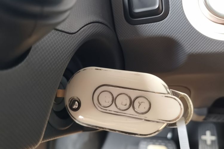 Used Wuling Hongguang MINIEV 2022 Macaron Fashion Model Lithium Iron Phosphate Vehicle Key