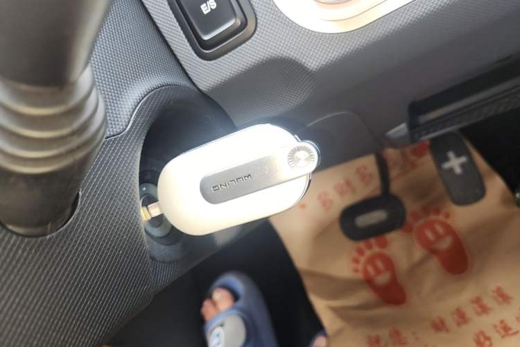Used Wuling Hongguang MINIEV 2022 Macaron Premium Model – Lithium Iron Phosphate Vehicle Key