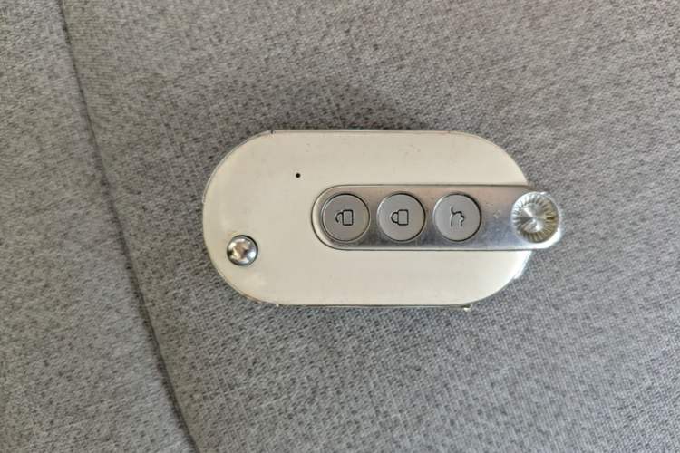 Used Wuling Hongguang MINIEV 2022 Macaron Premium Model – Lithium Iron Phosphate Vehicle Key