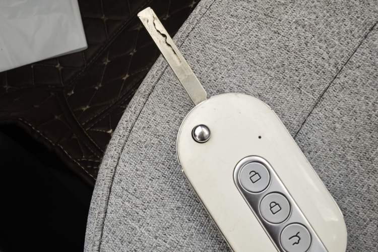 Used Wuling Hongguang MINIEV 2022 Macaron Fashion Model Lithium Iron Phosphate Vehicle Key