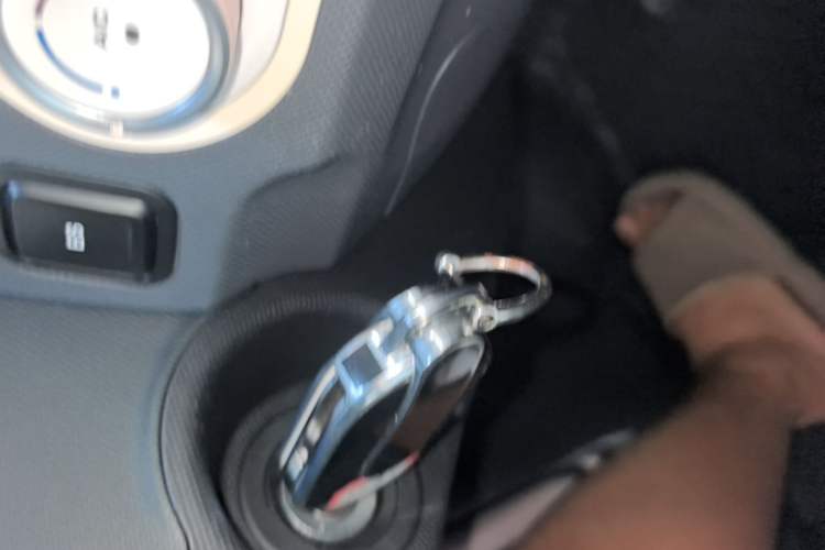 Used Wuling Hongguang MINIEV 2022 Macaron Premium Model – Lithium Iron Phosphate Vehicle Key