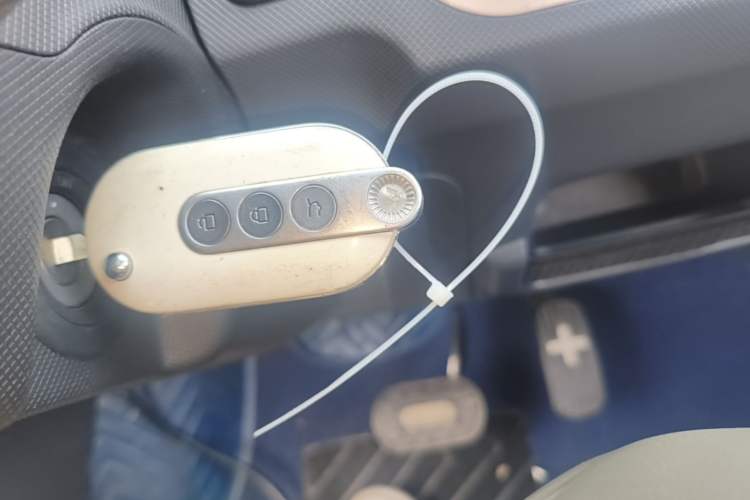 Used Wuling Hongguang MINIEV 2022 Macaron Premium Model – Lithium Iron Phosphate Vehicle Key