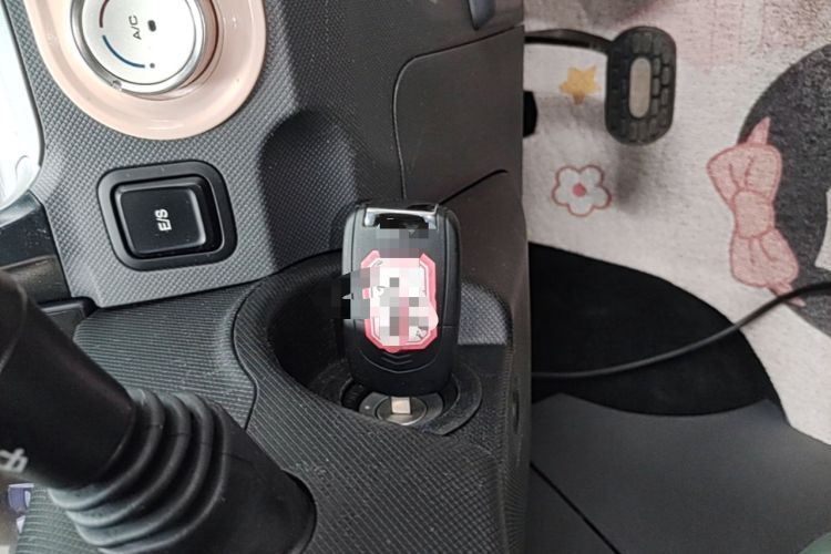 Used Wuling Hongguang MINIEV 2022 Macaron Premium Model – Lithium Iron Phosphate Vehicle Key
