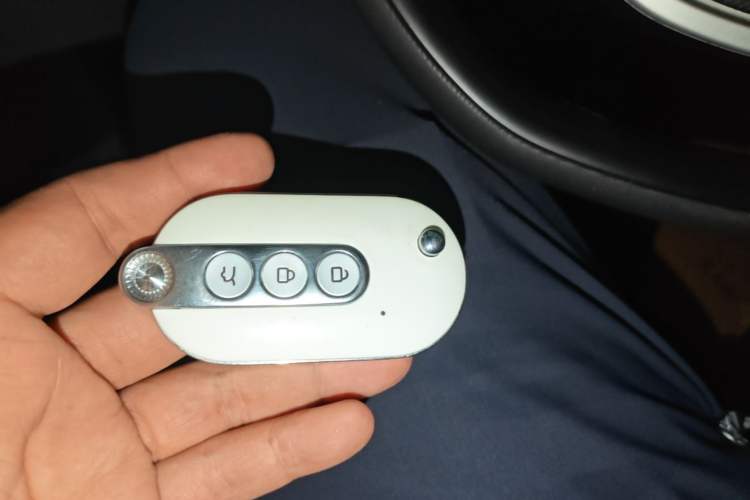 Used Wuling Hongguang MINIEV 2022 Macaron Premium Model – Lithium Ternary Battery Vehicle Key