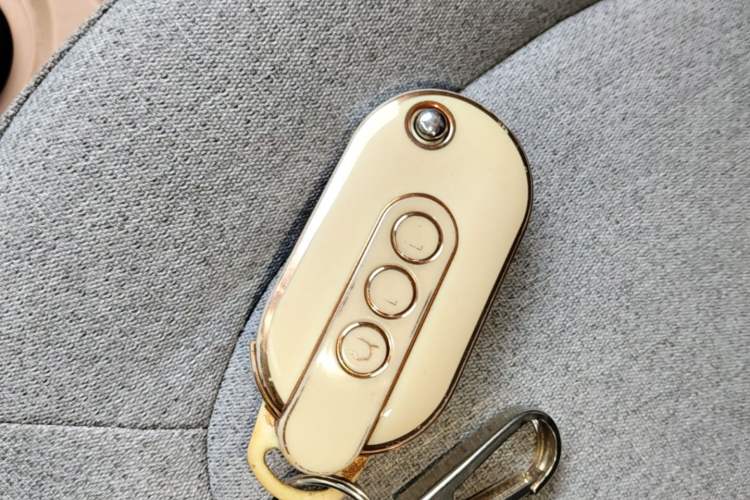 Used Wuling Hongguang MINIEV 2022 Macaron Premium Model – Lithium Iron Phosphate Vehicle Key