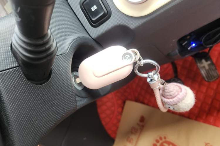 Used Wuling Hongguang MINIEV 2022 Macaron Premium Model – Lithium Iron Phosphate Vehicle Key