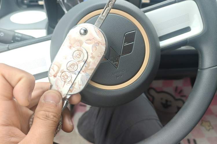 Used Wuling Hongguang MINIEV 2022 GAMEBOY 200km Gaming Edition with Lithium Iron Phosphate Vehicle Key