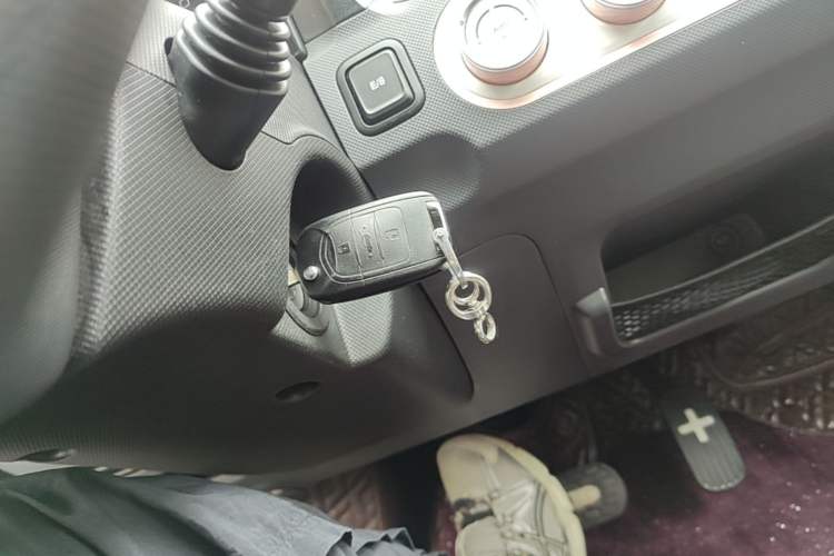 Used Wuling Hongguang MINIEV 2022 Macaron Premium Model – Lithium Ternary Battery Vehicle Key