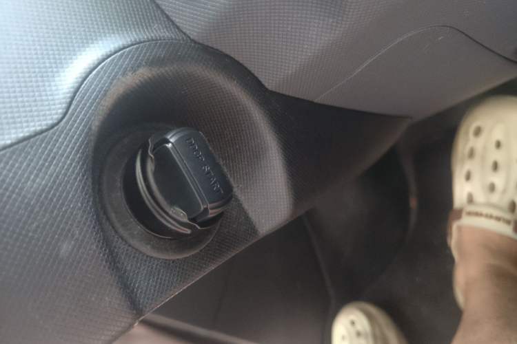 Used Wuling Hongguang MINIEV 2022 Macaron Premium Model – Lithium Iron Phosphate Vehicle Key