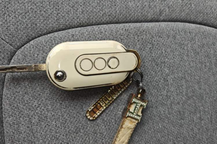 Used Wuling Hongguang MINIEV 2022 Macaron Fashion Edition Lithium-Nickel-Cobalt-Alpha-oxide Vehicle Key