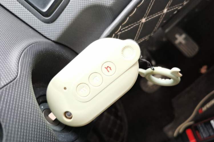 Used Wuling Hongguang MINIEV 2022 Macaron Premium Model – Lithium Iron Phosphate Vehicle Key
