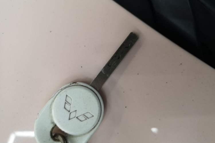 Used Wuling Hongguang MINIEV 2022 Macaron Premium Model – Lithium Iron Phosphate Vehicle Key