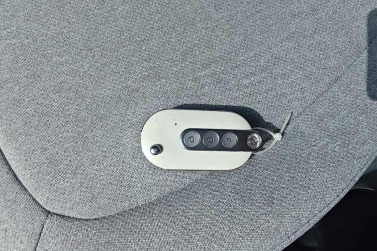 Used Wuling Hongguang MINIEV 2022 Macaron Premium Model – Lithium Iron Phosphate Vehicle Key