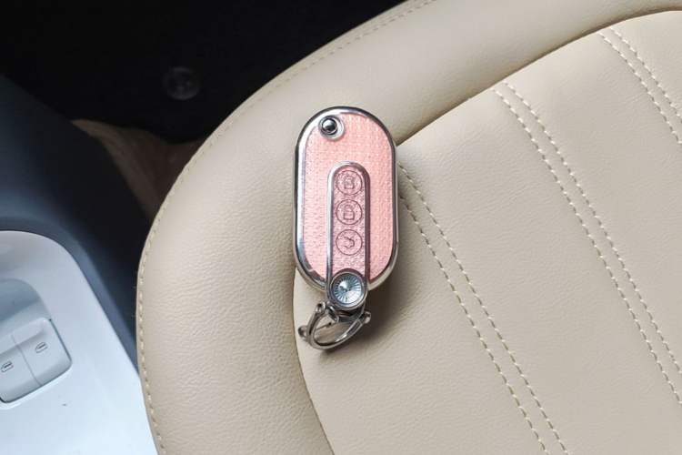 Used Wuling Hongguang MINIEV 2022 GAMEBOY 200km Gaming Edition with Lithium Iron Phosphate Vehicle Key