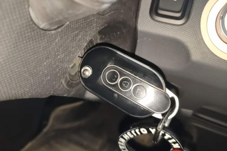 Used Wuling Hongguang MINIEV 2022 Macaron Premium Model – Lithium Iron Phosphate Vehicle Key