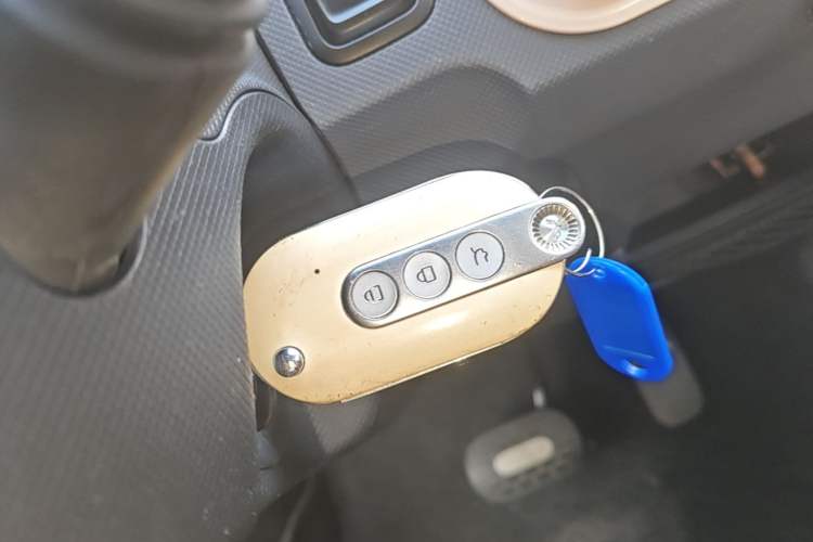 Used Wuling Hongguang MINIEV 2022 Macaron Fashion Model Lithium Iron Phosphate Vehicle Key