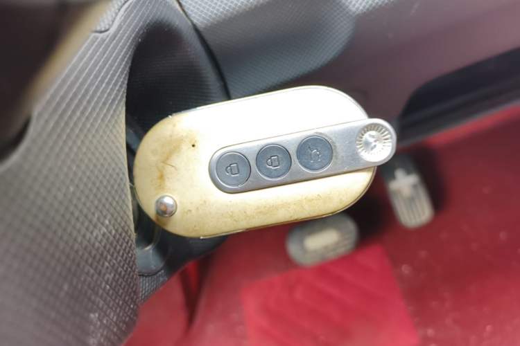 Used Wuling Hongguang MINIEV 2022 Macaron Premium Model – Lithium Iron Phosphate Vehicle Key