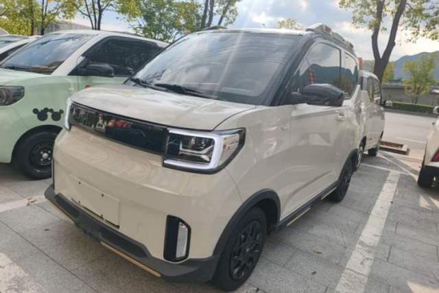 Ojetý Wuling Hongguang MINIEV 2022 GAMEBOY 200km Gaming Edition with Lithium Iron Phosphate