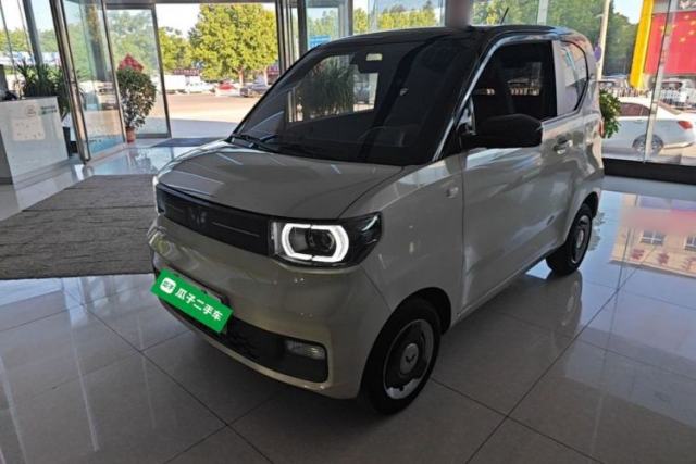 Używany Wuling Hongguang MINIEV 2022 Macaron Premium Model – Lithium Iron Phosphate