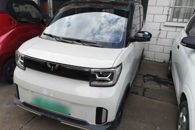Używany Wuling Hongguang MINIEV 2022 GAMEBOY 300km Enthusiast Model with Lithium Iron Phosphate