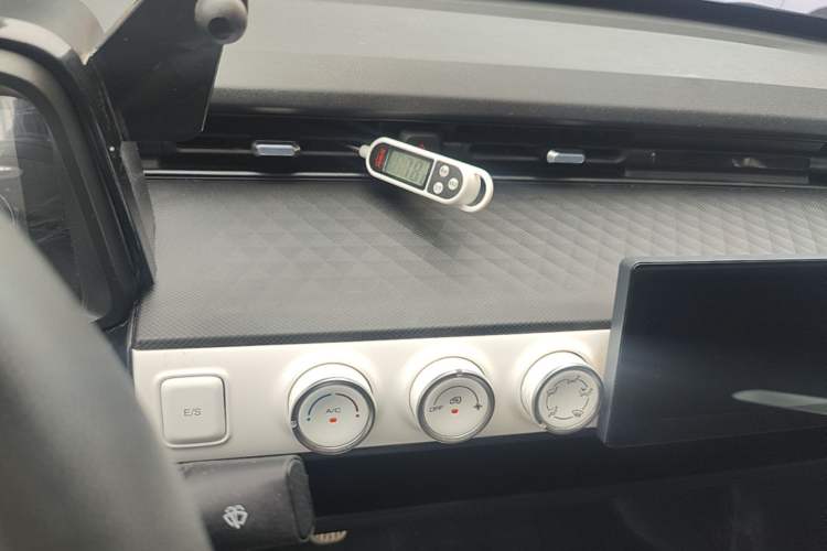 Used Wuling Hongguang MINIEV 2022 GAMEBOY 200km Gaming Edition with Lithium Iron Phosphate Audio And AC Panel