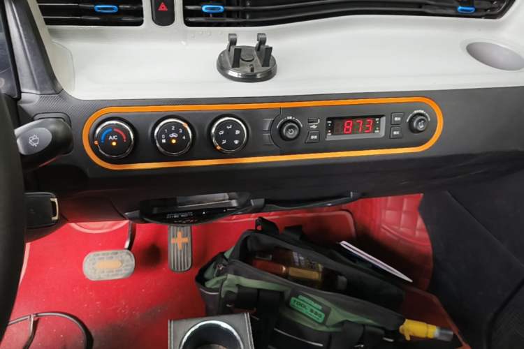 Used Wuling Hongguang MINIEV 2022 Enjoy Edition Lithium Iron Phosphate Audio And AC Panel