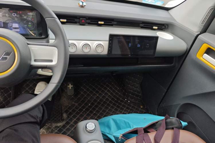 Used Wuling Hongguang MINIEV 2022 GAMEBOY 300km Enthusiast Model with Lithium Iron Phosphate Audio And AC Panel