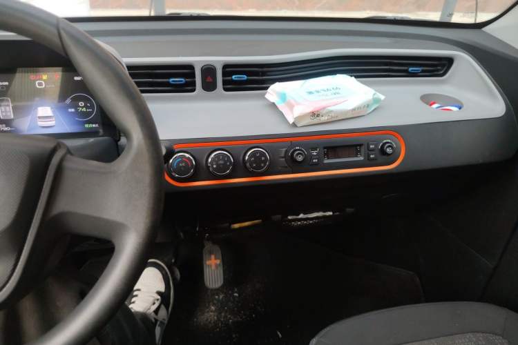 Used Wuling Hongguang MINIEV 2022 Zizai Version Lithium Iron Phosphate Audio And AC Panel