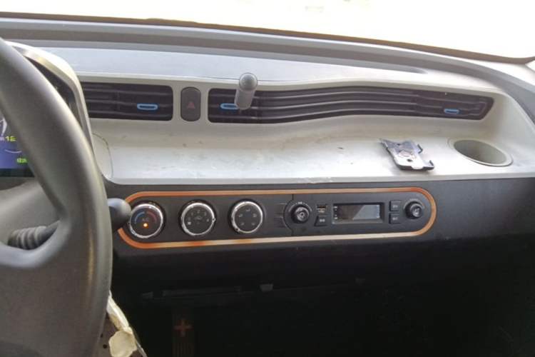 Used Wuling Hongguang MINIEV 2022 Enjoy Edition Lithium Iron Phosphate Audio And AC Panel