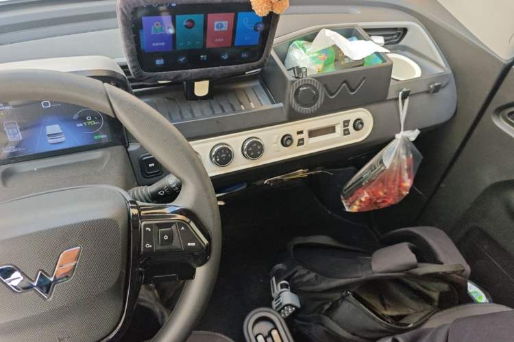 Used Wuling Hongguang MINIEV 2022 Enjoy Edition Lithium Iron Phosphate Audio And AC Panel